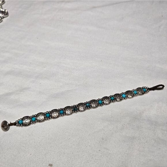 Silver Tone And Turqouise Beading Bracelet - Picture 10 of 10